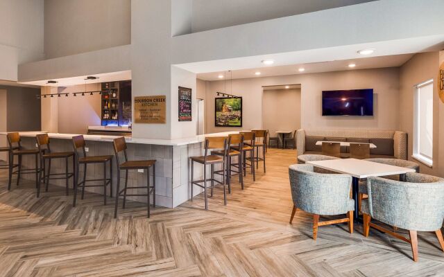 Best Western Plus Bourbonnais Hotel & Suites