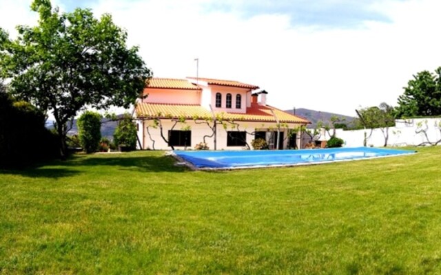 Villa With 4 Bedrooms in Provesende, With Wonderful Mountain View, Pri