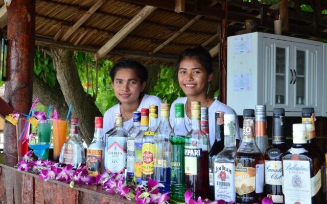 Koh Ngai Camping Restaurant