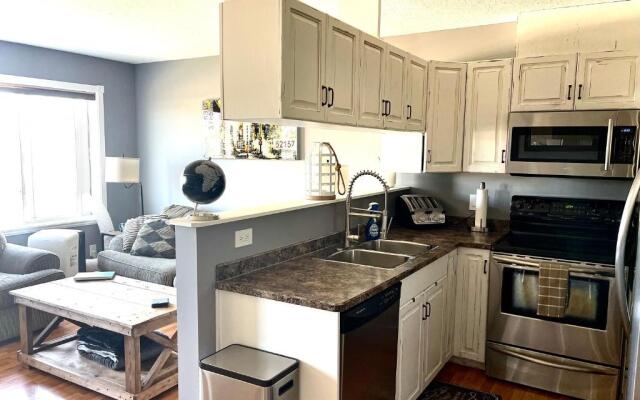 Top Floor Riverfront Condo with Stellar Sunsets!