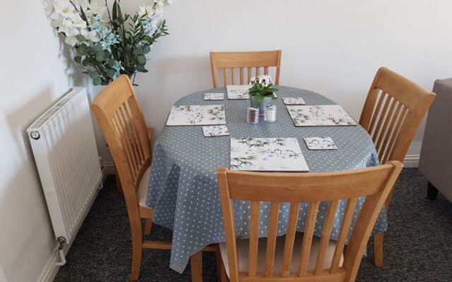Charming 2-bed House in Torquay