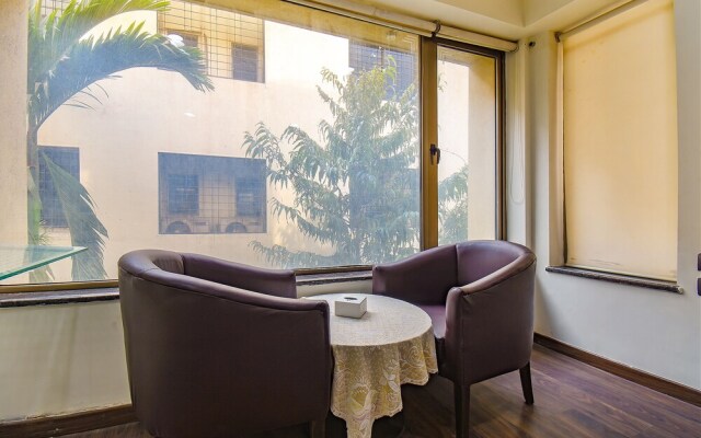 OYO 9721 Hotel SR Rooms