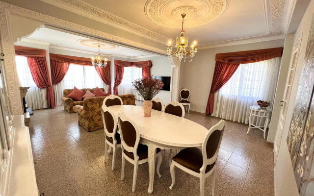 Jenny House with Private Pool