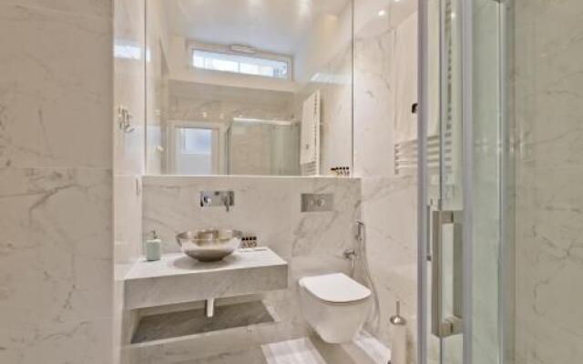 Bmyguest - Exclusive Downtown Apartment