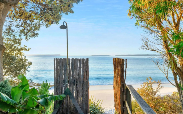 Elandra Absolute Beach Front Luxury