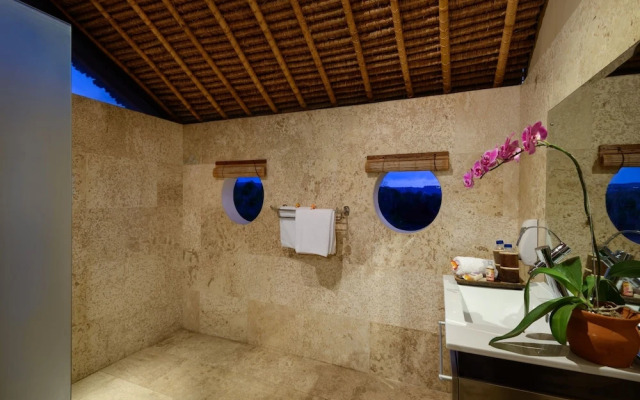 Balangan Beach Villa