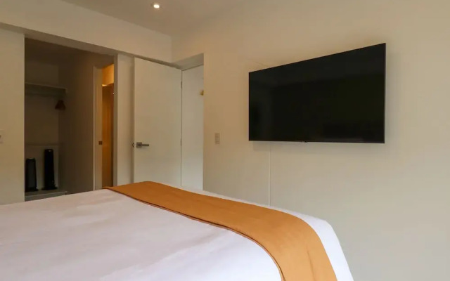 w Brilliant 2BR w Balcony in Miraflores