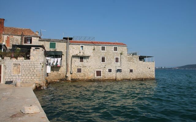 Sunflower-beautiful Modern Apt. w. Terrace&garden