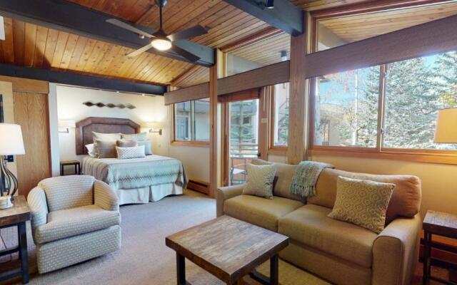 Laurelwood Condominiums Studio Premier Unit 211