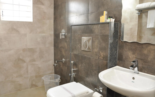 OYO 10324 Hotel Prince Inn