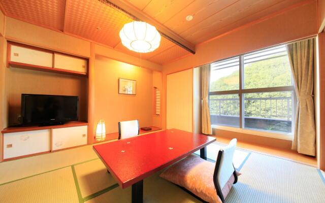Ryotei Hanayura Ryokan