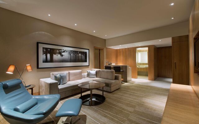 Sheraton Grand Bangalore Hotel at Brigade Gateway