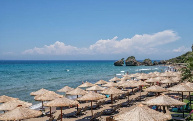 Porto Zorro Beach Hotel