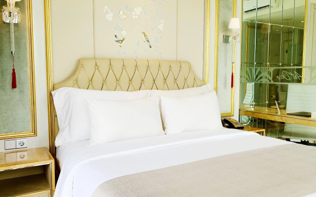 Art Deco Luxury Hotel & Residence