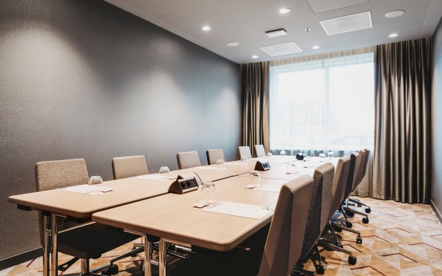 Holiday Inn Eindhoven Airport by IHG