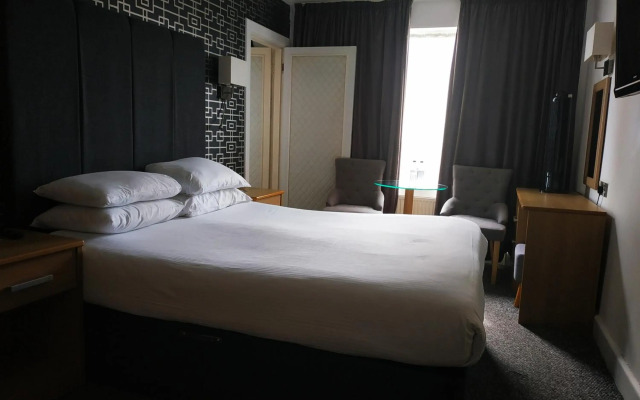 The Cumberland Hotel - OCEANA COLLECTION
