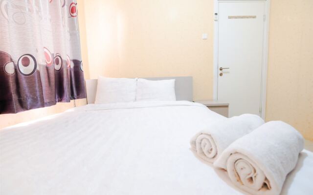 Pool View Green Pramuka Apartment near Shopping Mall