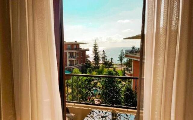 Luxury Dreamland Oasis Apartments