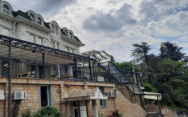 Dedinje villa rooms, apartments