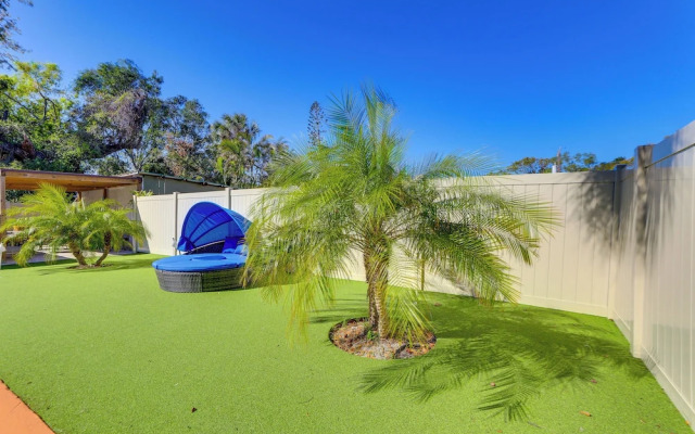 Saltwater Pool & Putting Green: Bradenton Oasis