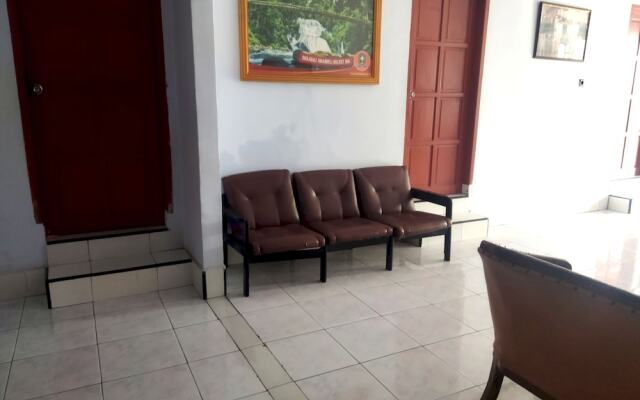 Hotel O Wisma Phinisi Syariah Near Mall of Pinrang Sejahtera