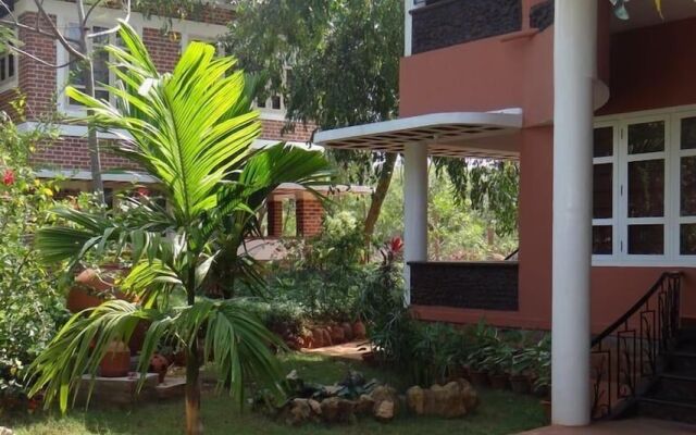 Inn Pondiville Forest Retreat