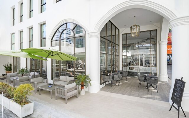 Maple Haus Sukhumvit 33 by Favstay