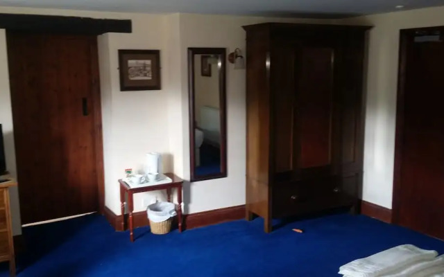 The Bell Country Inn