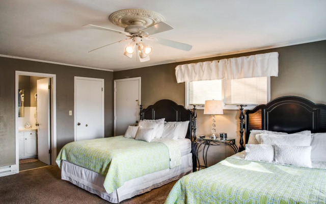 Cliff Dwellers Inn