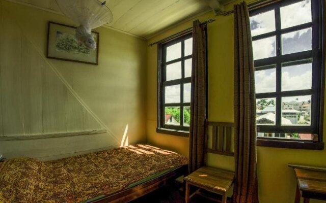 Un Pied-A-Terre