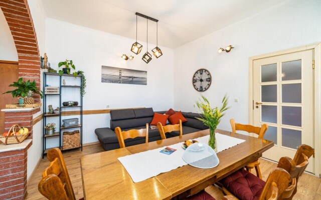 Awesome Home in Drvenik With Wifi and 5 Bedrooms