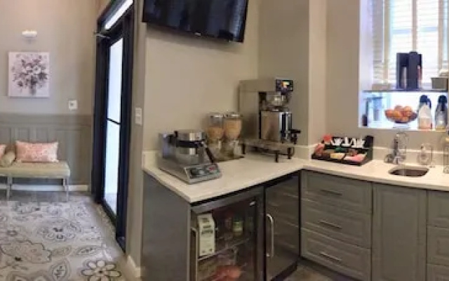 Midtown Suites