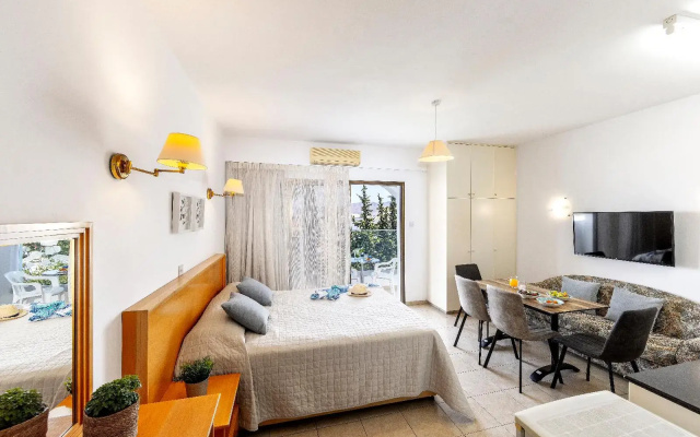 Stephanos Hotel Apts