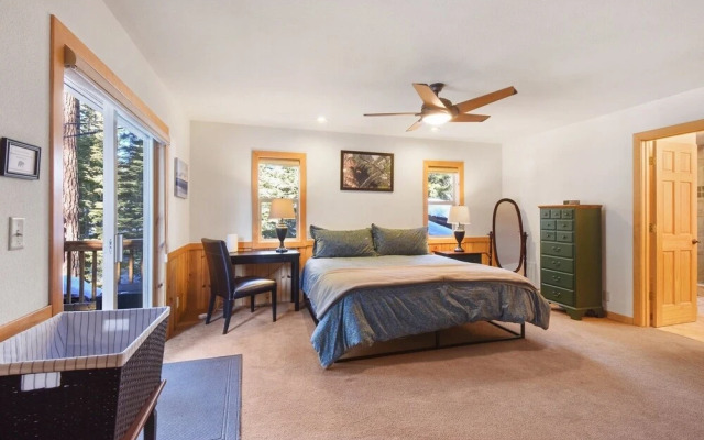 Cottonwood Place Vacation Home by RedAwning