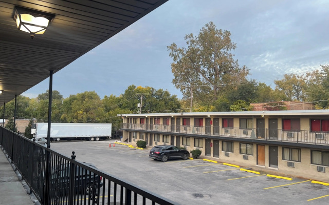 Best Motel By OYO Chicago I-90