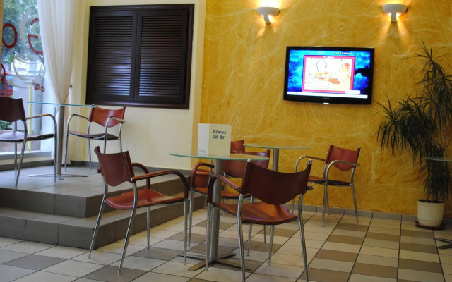 Glaros Hotel