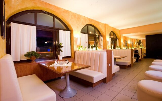 Hotel N
