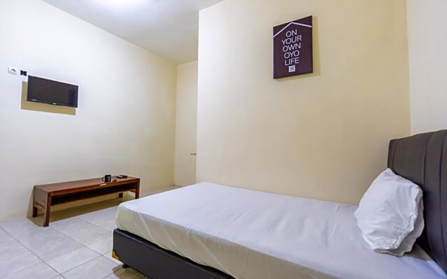 OYO Life 2420 Kost Luqman 1