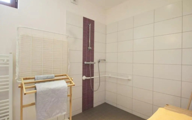 Gîte Juvigny-Sous-Andaine, 6 pièces, 12 personnes - FR-1-497-18