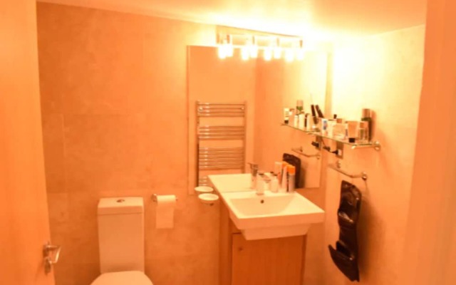 Spacious 2 Bedroom Apartment Near Notting Hill Gate