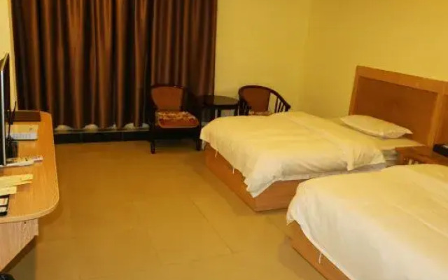 Foshan Xinxin Hotel (Sanshui Square)