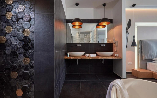 Kosmoplaz Beach Hotel
