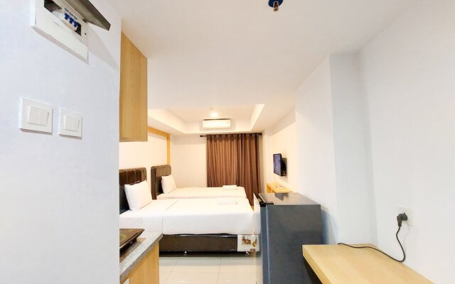 Homey And Comfortable Studio At De Prima Apartment