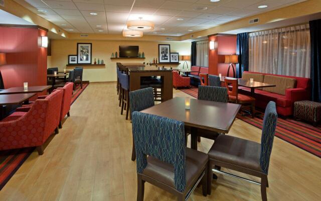 Hampton Inn Milwaukee-Airport