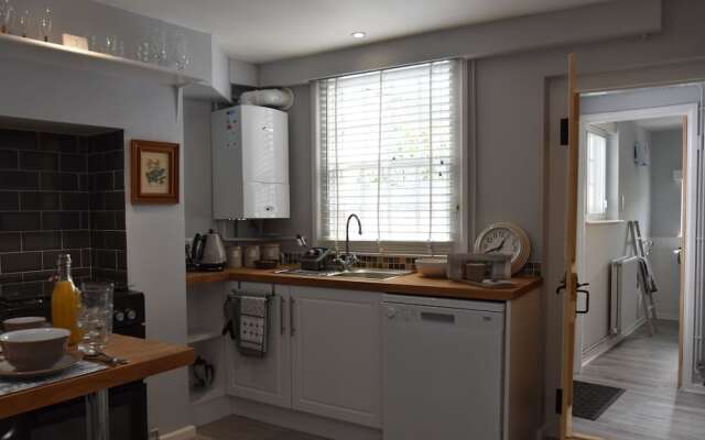 Dolphin Cottage