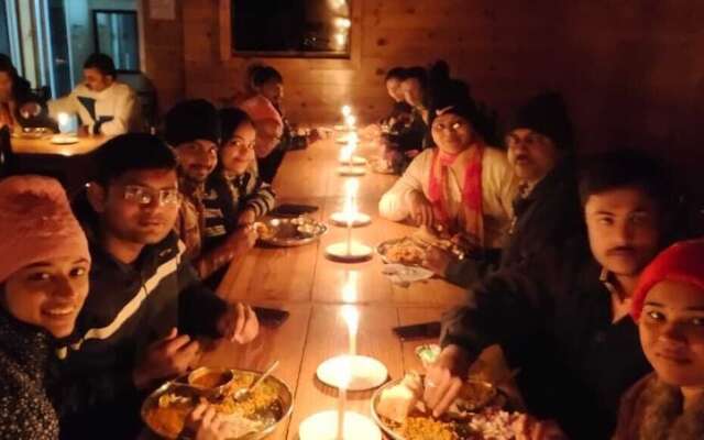Hotel Monarch Residency Manali