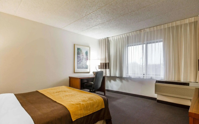 Comfort Inn & Suites Madison - Airport