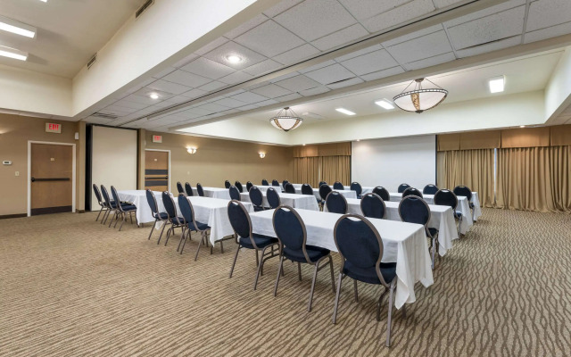 Comfort Inn & Suites Black River Falls I-94