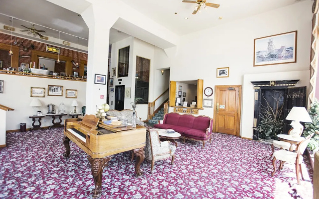 Victor Hotel