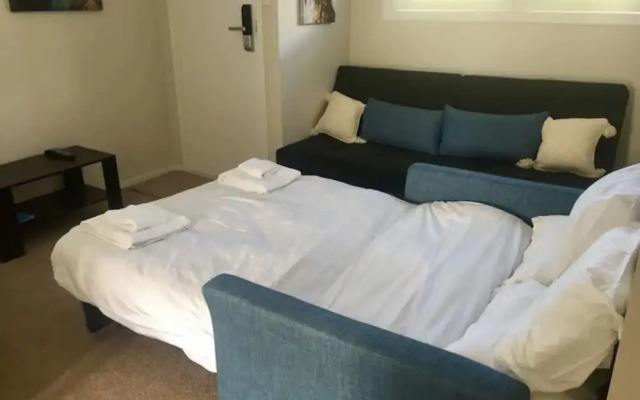 Modern Apartment in Meadowbank